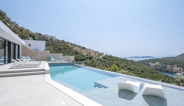 Villa Ella - Four Bedroom Villa, Sleeps 8 in Vasiliki