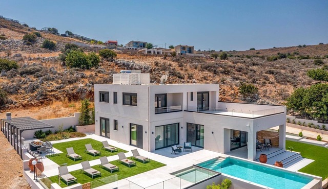 Villa Este by Villa Plus in Rethymno