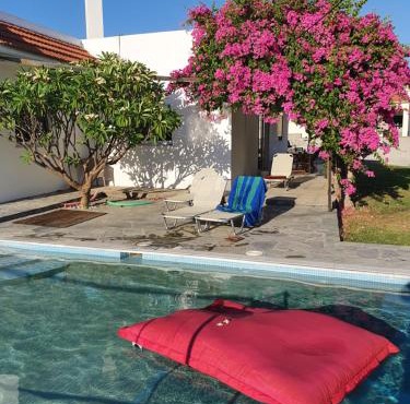 Villa Frangipani with large private pool, Rhodes in Lartos