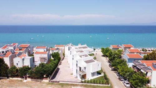 Villa Gaia by the sea in Polychrono