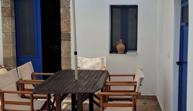 Villa Gennadi Essence: A 2-bedroom house in Gennadi with Starlink WiFi, AC