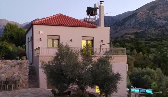 Villa Kastania – Cretan Nature Retreat in Melidoni Chania