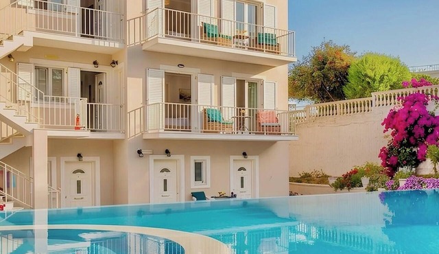 Villa Kouros with private pool for up to 32 guests in Ag. Stefanos