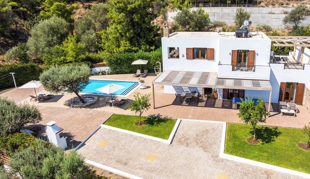 Villa Krini Selini - Three Bedroom Villa, Sleeps 6
