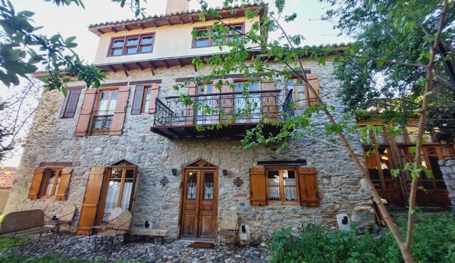 Villa Lithos in Kymi-Aliveri