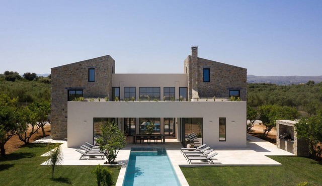 Villa Livani, Prinos | Sleeps 12 | Heated Pool | Peaceful Countryside Retreat in Rethymno