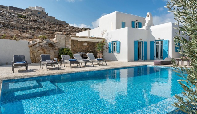 Villa 'Luxury Sea View' with Private Pool, Private Terrace and Air Conditioning