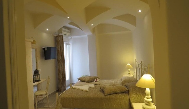 Villa Manos in Santorini