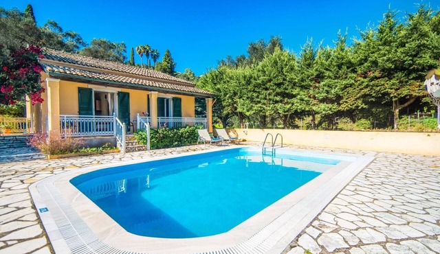 Villa Maria's Beach House by Villa Plus in Άγιος Στέφανος