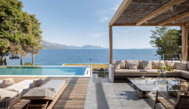 Villa Mia Terra. Stunning Beachfront Villa. in Pogonia