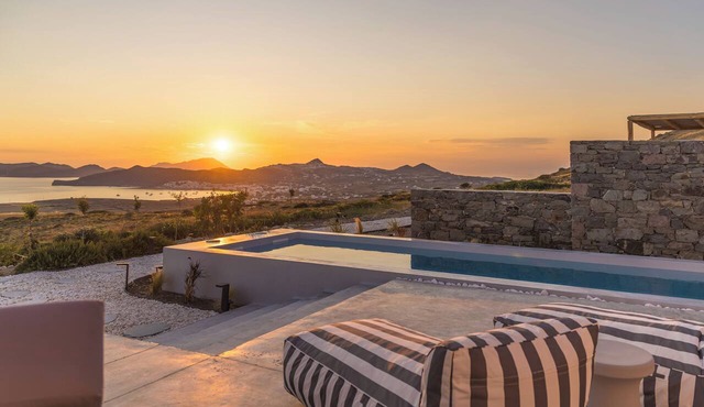 Villa Nabia I, Seaview and Sunset view, Private Pool