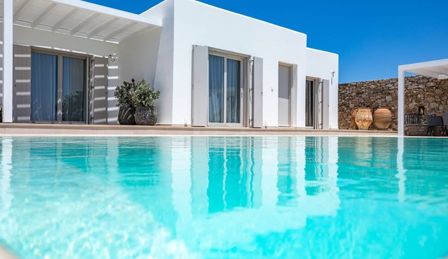 Villa Paraga Luxurious private villa with swimming pool and jacuzzi