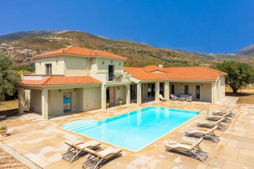 Villa Pomegranate Tree in Katelios