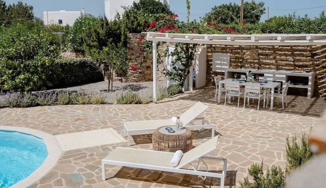 Villa Rocabella – Just 100m from Glyfada Beach
