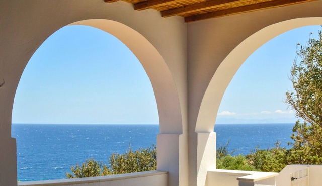 Villa Rouvis with outdoor Hot Tub