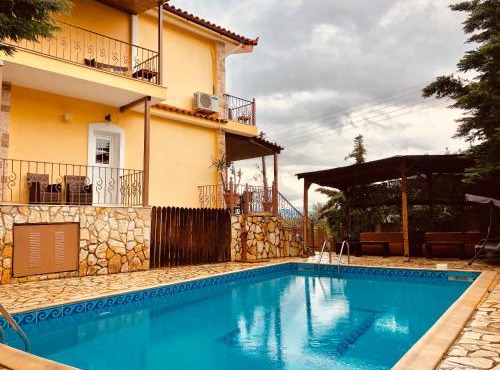 Villa Saron in Korinthos