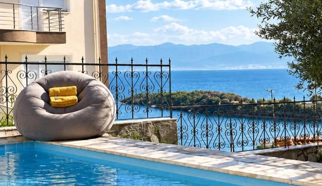 Villa Sea View Complex with Shared pool in Volos