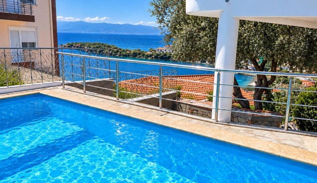Villa Sea View Complex with Shared pool in Volos