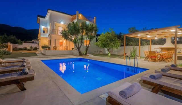Villa Status in Vouyiáton