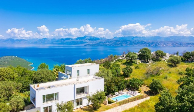 Villa Voukithro - Four Bedroom Villa, Sleeps 8 in Ionian Islands