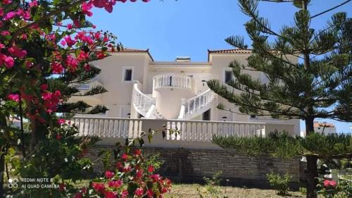 Villa Vourda in Marathokampos