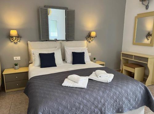 Wave rooms in Maleme
