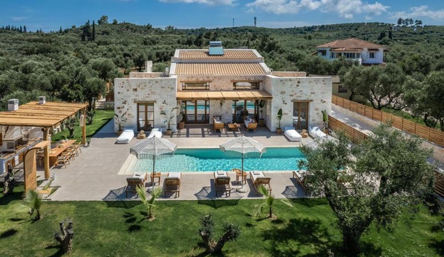 White Stone Villa Hesperia - Poolside Escape Close to Laganas Beach in Lithakia