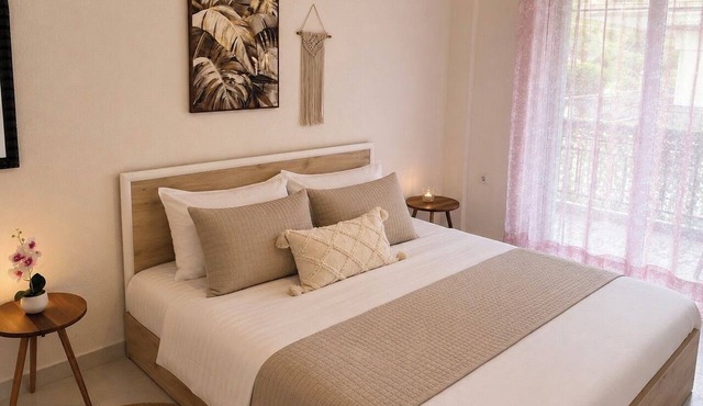 Whole Holiday Home with 4,000m² Private Fenced Garden in Stavros