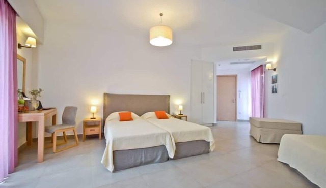 Xenia Hotel