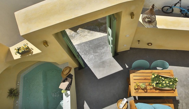 Yellow Orchid Cycladic House with Private Hot Tub