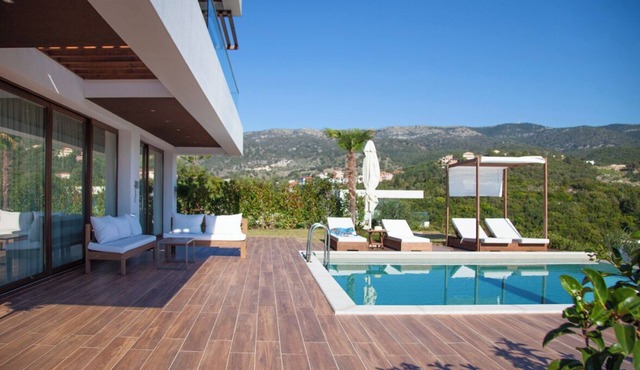 Zavia Villas-Villa Pente with Private Pool and Sea Access in Syvota