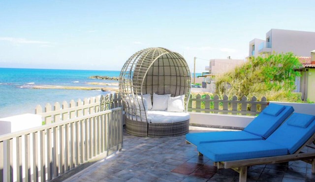 Zen Beachfront Apartment in Kokkini Hani