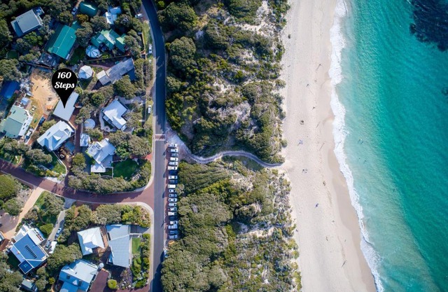Yallingup Beach 