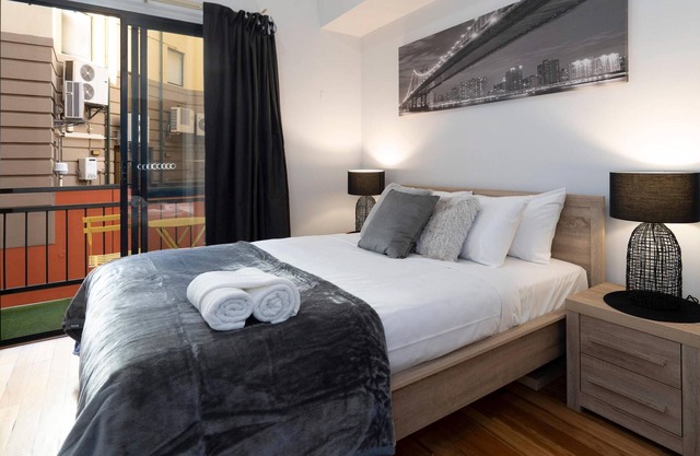 19 Jump on James Northbridge carbay pool sleeps 2, disabled access