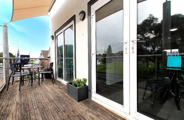 2 Bedroom Apartment with Spa Bath Warrnambool