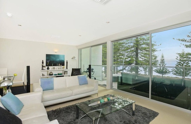 26 The Breeze : Sea Views Right in the Heart of Vi