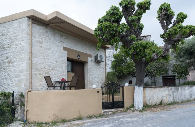Enclosed Garden At Ρούστικα 