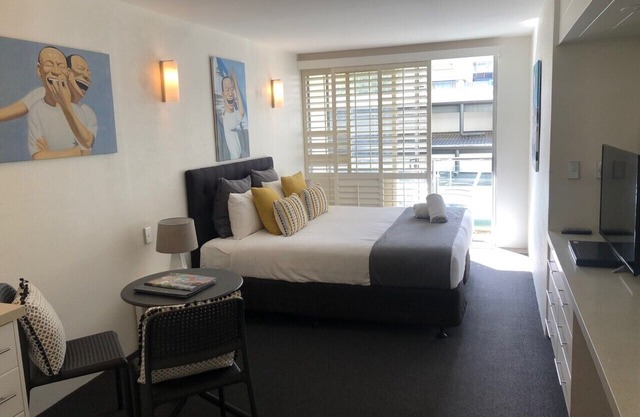 Absolute Hastings Street, Noosa Studio