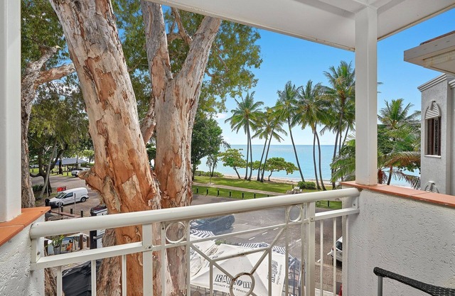 Alassio Beachfront Palm Cove 