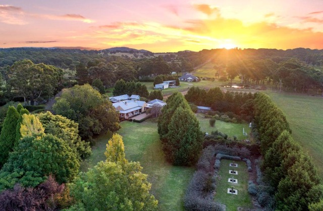 Aylmerton House for 10, Southern Highlands - 4pm Check Out Sundays