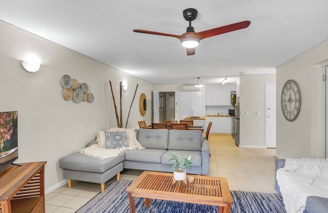 Baden 62 - Rainbow Shores. Beach Escape, Air con, Pool, All beds made