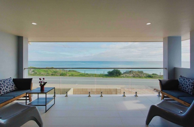 Beachfront family/pet friendly accommodation, pefect summer getaway!