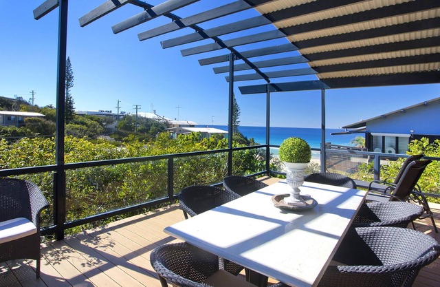 Beachfront Living , Sunshine Beach