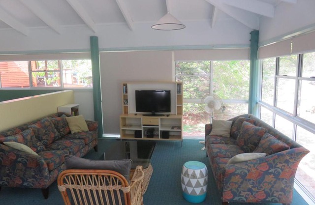 BLUEPOLES BEACH HOUSE ARAKOON-AIRCONDITIONED