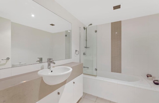 Coast Luxury Apartments 32
