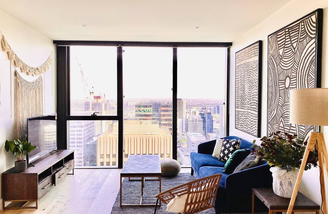 Contemporary 2BR apt in central Melb-Collins House