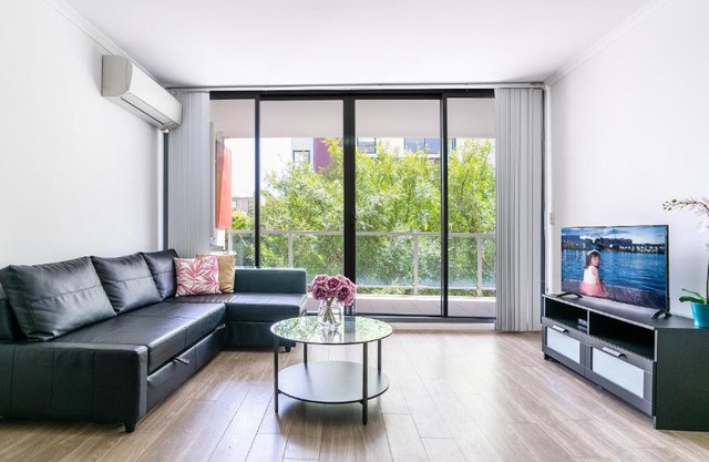 CZ08 - Spacious Apt close to Airport and CBD