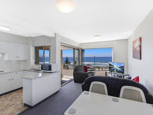 Dolphin Court 