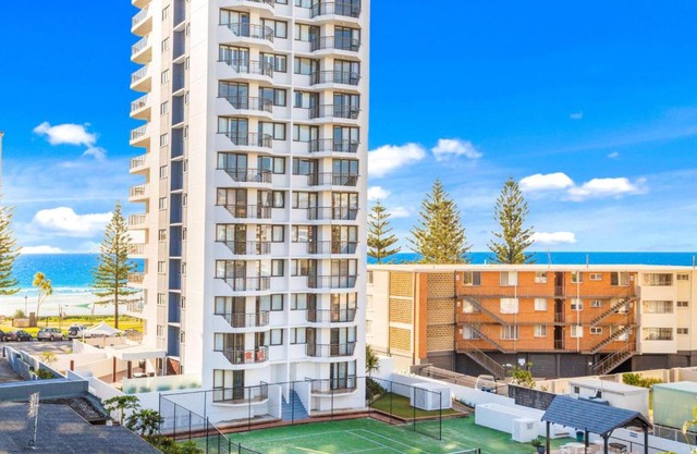 Eden Apartments Unit 501 - Luxury 2 bedroom apartment close to the beach