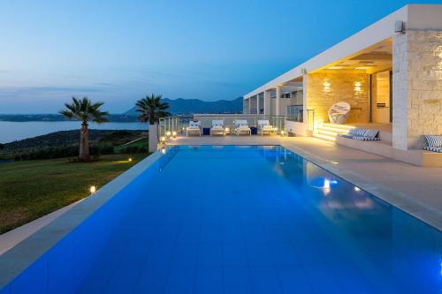 Elias Villa 